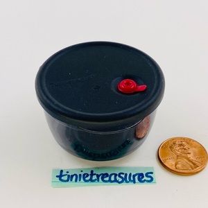 Tupperware mini vent n serve bowl magnet in black new tinietreasures